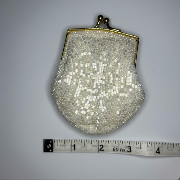 Vintage White Beaded Coin Purse with Gold Hardware - Picture 3 of 7